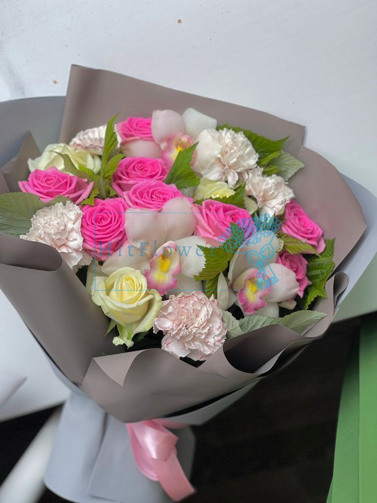 Букет цветов Небесная лазурь Букет цветов из: Розы, Орхидеи и Гвоздики